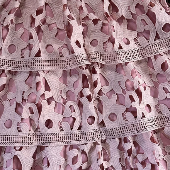 CHI CHI LONDON NWOT Tiered Ruffle Crochet Lace Dress size 8 - Picture 8 of 8